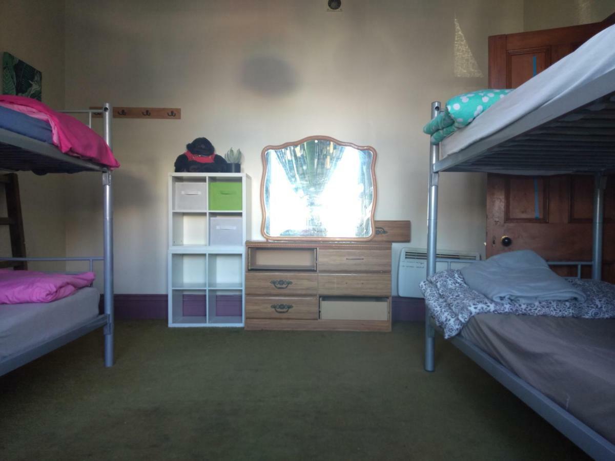 Jack'S Backpackers Hostel เบลนิม ภายนอก รูปภาพ